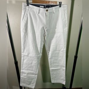 White Chinos by Club Room Size:32X32